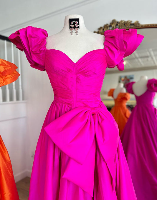 Robe de bal fuchsia en ligne A, avec manches bouffantes courtes, encolure en cœur et nœud papillon