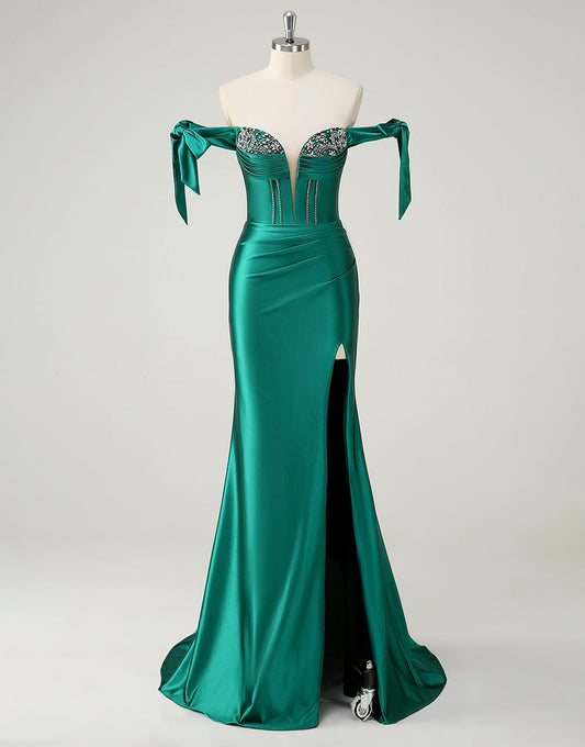 Robe de bal sirène vert foncé à décolleté en cœur et fente perlée