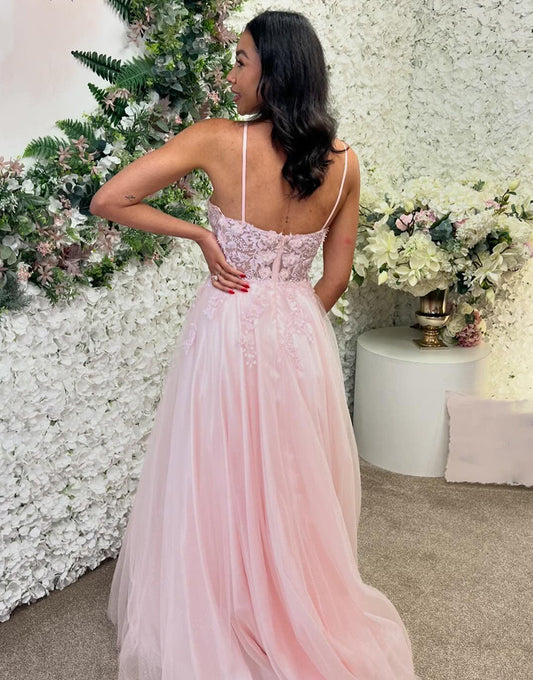 Robe de bal longue rose en tulle avec décolleté en V et appliques