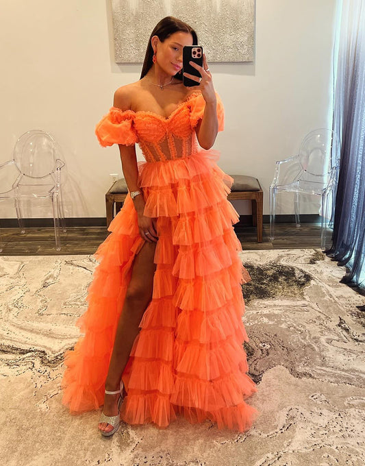 Robe de bal en tulle à volants et manches courtes orange