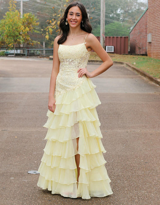 Robe de bal longue jaune à bretelles spaghetti en tulle avec appliqués