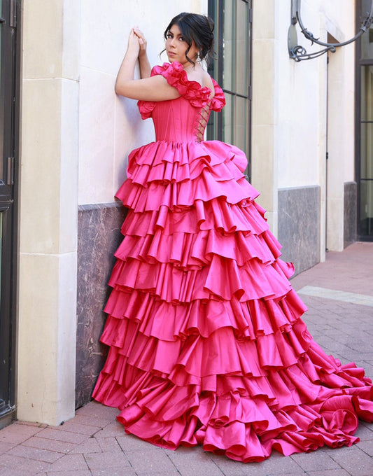 Robe de bal trapèze fuchsia à épaules dénudées et volants