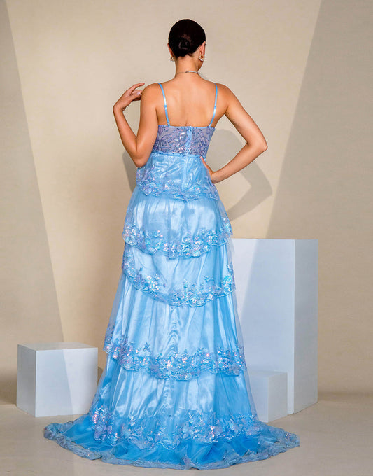 Robe de bal bleue à volants en cascade avec appliques en dentelle spaghetti et fente