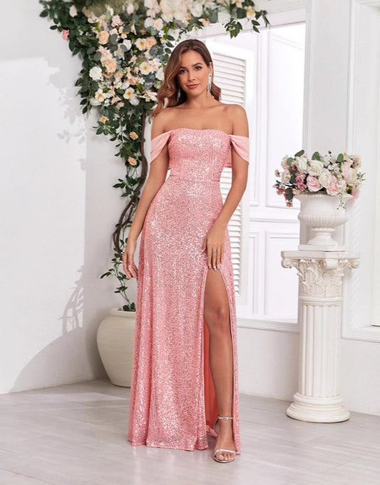 Robe de bal rose à fente en sequins et encolure carrée avec coupe trapèze et longueur au sol