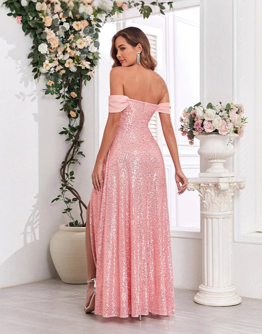 Robe de bal rose à fente en sequins et encolure carrée avec coupe trapèze et longueur au sol
