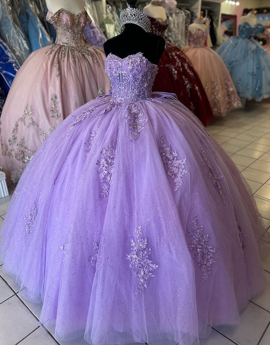 Robe de bal en tulle à appliqués lilas scintillants avec décolleté en cœur et nœud