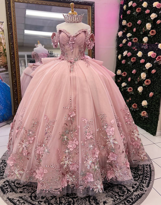 Robe de Quinceanera en tulle à épaules dénudées et traîne avec appliques et fleurs roses