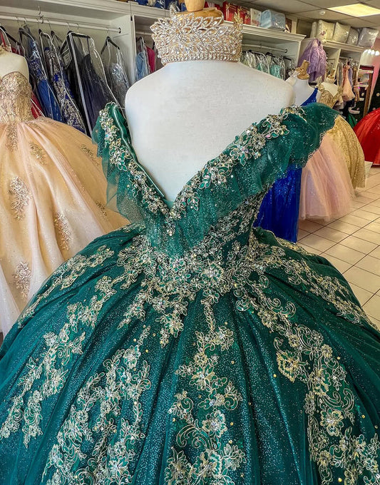 Robe de bal à paillettes vertes à col en V et sans bretelles avec appliques