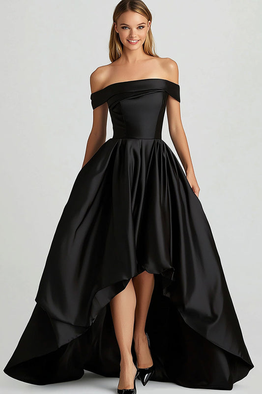 Robe de bal asymétrique en satin noir à épaules dénudées