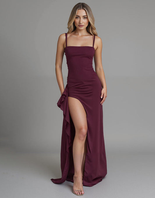 Robe de soirée en satin fourreau à bretelles spaghetti rouge foncé avec fente