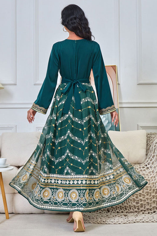 Robe caftan à col en V et broderies vert foncé