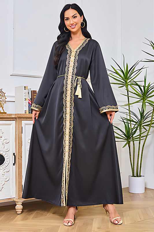 Robe caftan brodée noire à col en V