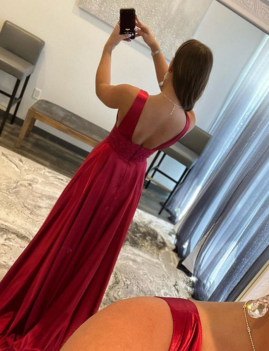 Robe de bal de fin d'année décolletée en V avec dentelle