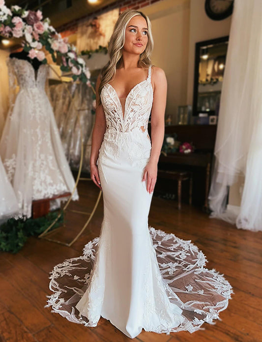 Robe de mariage en satin à col en V sirène ivoire avec applications