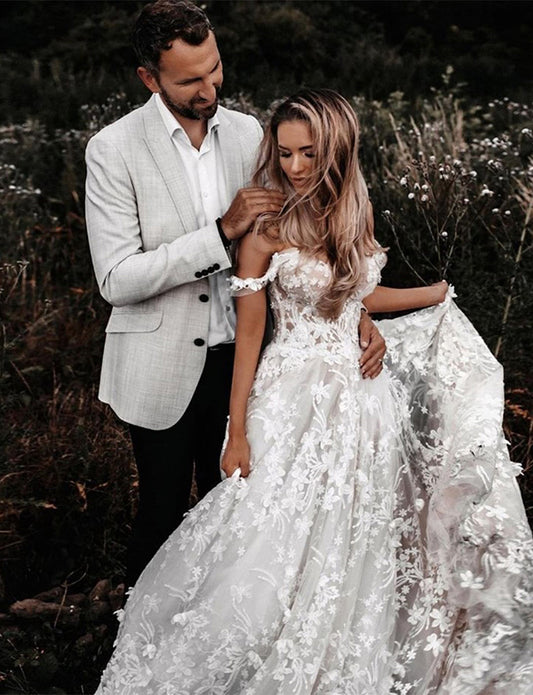 Robe de mariée boho en dentelle à épaules dénudées