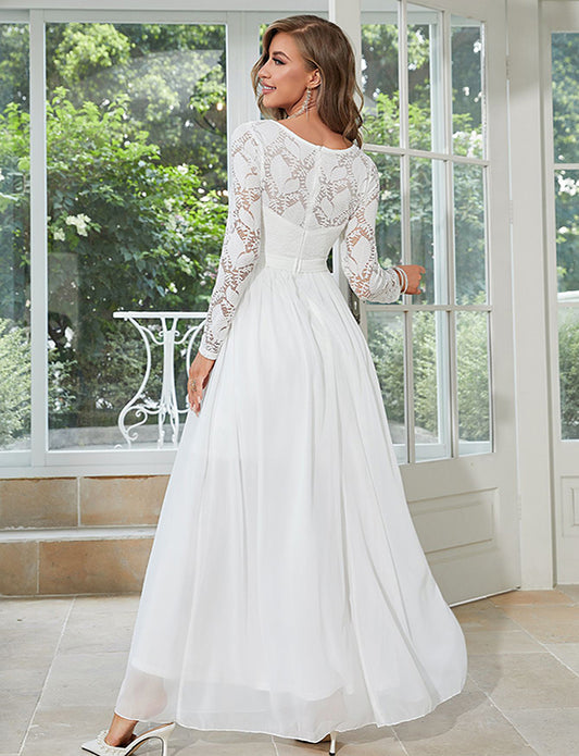 Robe à manches longues en dentelle à col en V profond