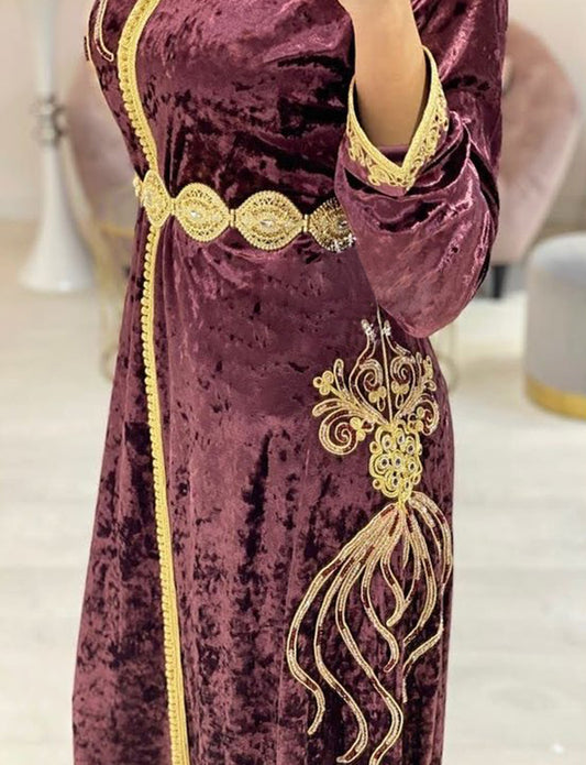 Caftan Marocain en Velours Violet avec Broderie