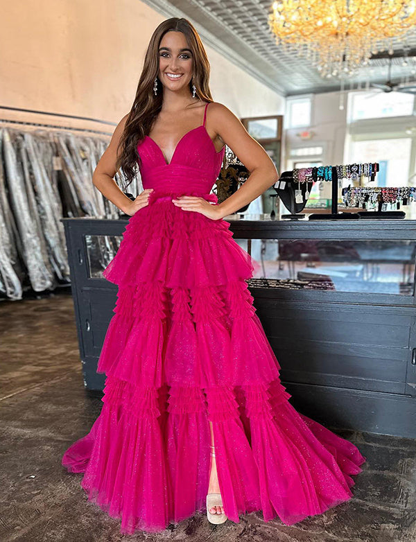 Robe de bal de fin d'année en tulle beige à bretelles spaghetti avec fente