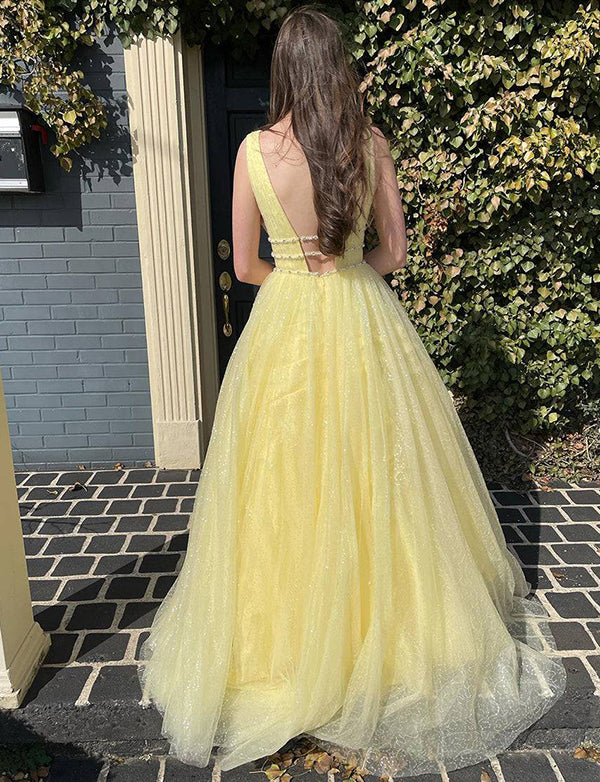 Robe de bal de fin d'année longue et dos nu, jonquille