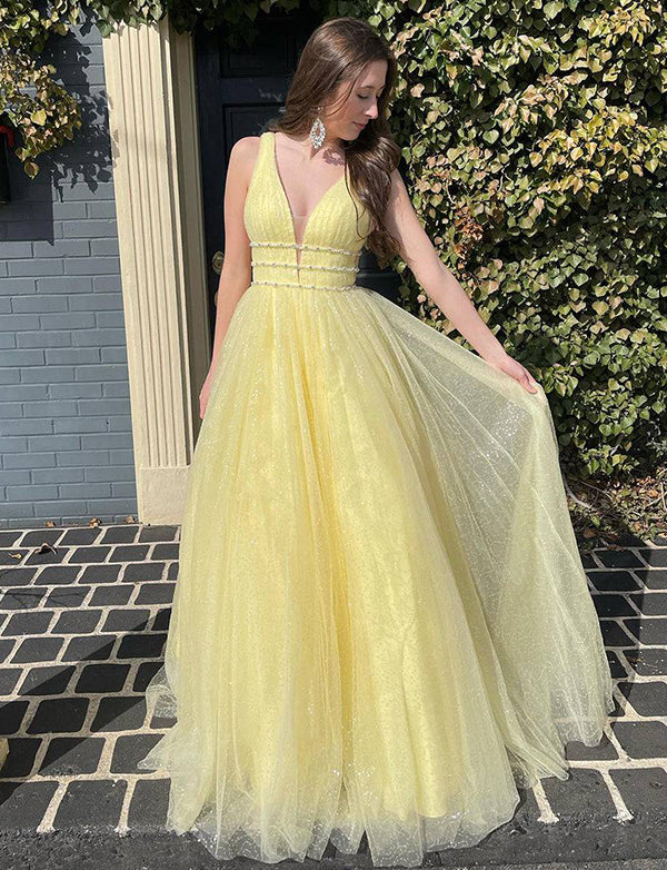 Robe de bal de fin d'année longue et dos nu, jonquille