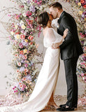 Robe de mariée fourreau avec manches bouffantes