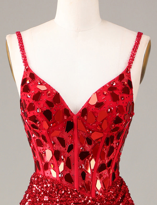Robe de cérémonie avec fente, corset rouge à paillettes et longs miroirs