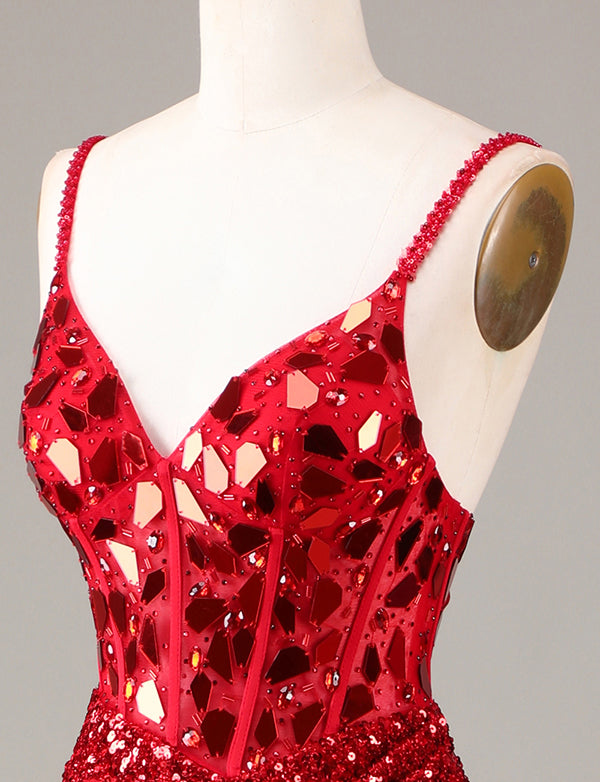 Robe de cérémonie avec fente, corset rouge à paillettes et longs miroirs