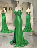 Robe de bal de fin d'année à bretelles spaghetti vertes pailletées