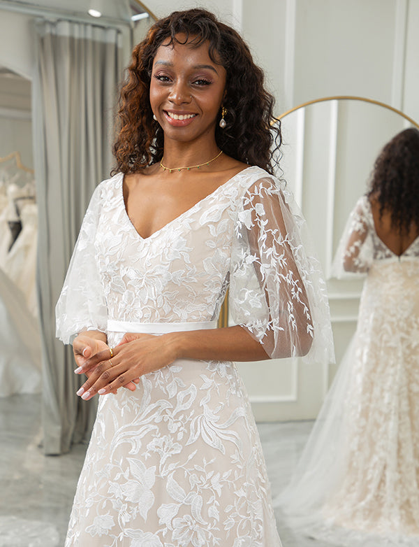 Robe de mariage de plage bohémienne à manches courtes et col en V