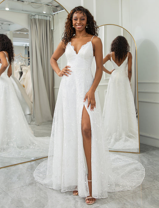 Robe de mariée ivoire à col en V et dentelle appliquée