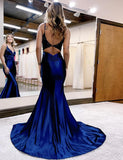 Robe de bal de fin d'année longue, perlée et ouverte dans le dos