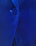 Costume de femme en velours bleu royal avec revers échancré et une seule bouton