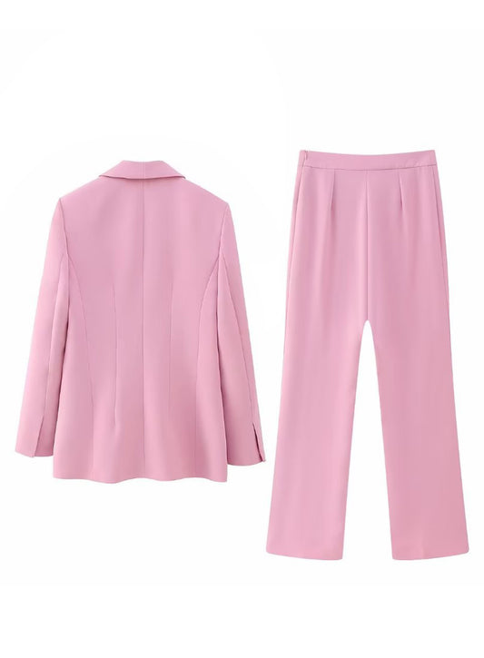 Veste de femme en deux pièces avec revers en écharpe rose et une boucle unique