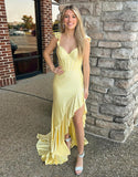 Robe de bal asymétrique à cœur enveloppé jaune