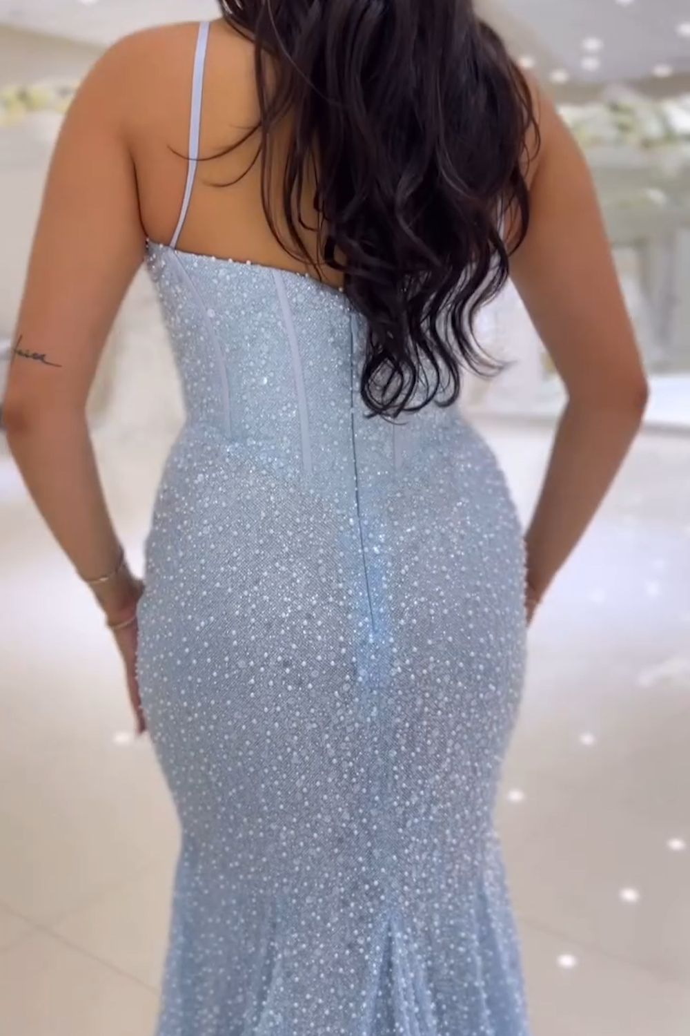 Robe de bal en paillettes de spaghettis de sirène bleu ciel
