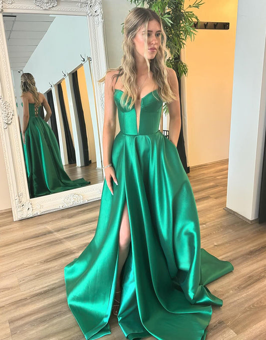 Robe de bal en vert A-line, à col en V, avec des bretelles fines et une fente