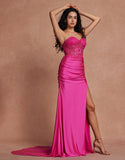 Robe de bal longue fuchsia à décolleté en cœur et à appliques style sirène avec fente