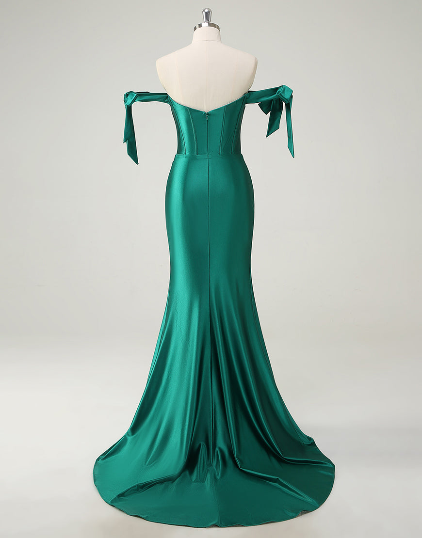 Robe de bal sirène vert foncé à décolleté en cœur et fente perlée