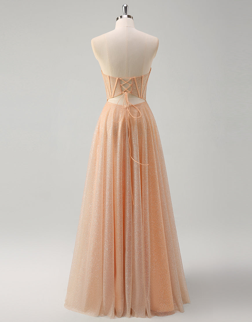 Robe de bal longue en forme de ligne A en champagne, sans bretelles, avec décolleté en cœur et fente