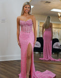 Robe de bal sans bretelles en sequins rose avec fente
