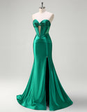 Robe de bal sirène vert foncé à décolleté en cœur ajouré avec fente