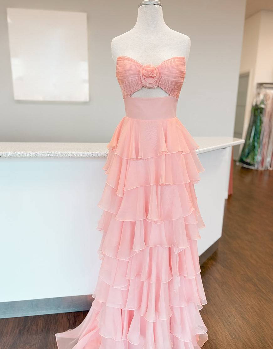Robe de bal trapèze en mousseline de soie à col en cœur et à volants