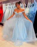 Robe de bal longue en tulle bleu ciel à épaules dénudées et à appliques