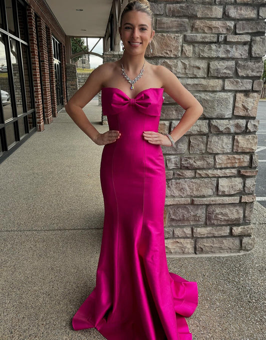 Robe de bal sirène fuchsia sans bretelles avec col bateau et nœud
