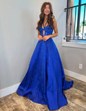 Robe de bal sans manches à licou et à cristaux creux