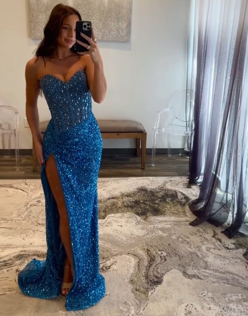 Robe de bal sirène à sequins et décolleté en cœur sans manches avec fente