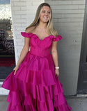 Robe de bal longue fuchsia à épaules dénudées et fente