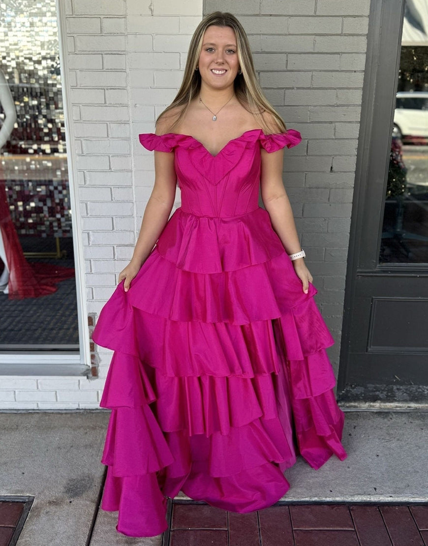 Robe de bal longue fuchsia à épaules dénudées et fente