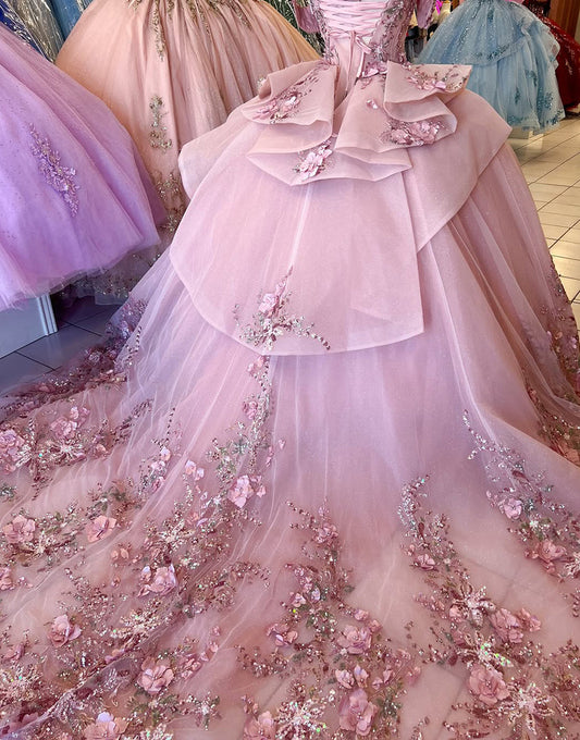 Robe de Quinceanera en tulle à épaules dénudées et traîne avec appliques et fleurs roses