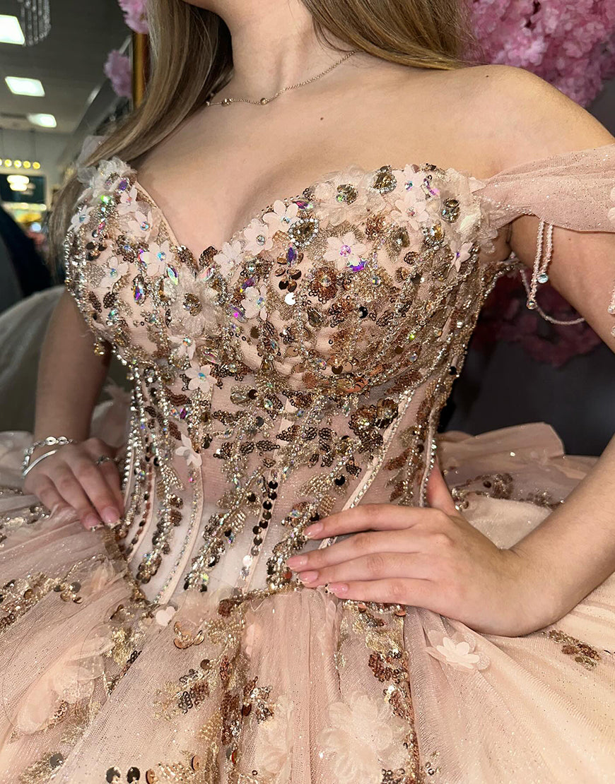 Robe de bal en tulle à paillettes et épaules dénudées couleur champagne